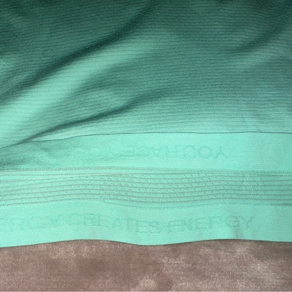 Lululemon Swiftly Tech Racerback Tank Top-waist length, mint color. Size 8 - Picture 4 of 5
